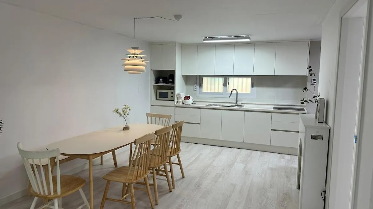 Jy House Branch 3 Apartman Szöul 0*,